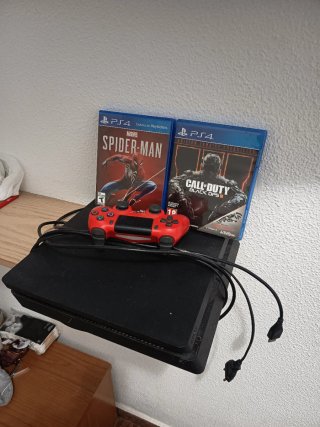 PS4 + Controller e 2 Giochi