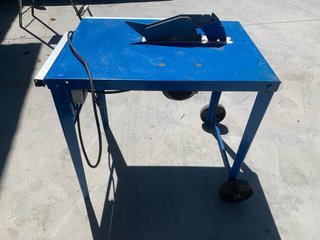 Mesa de corte Alba con ruedas