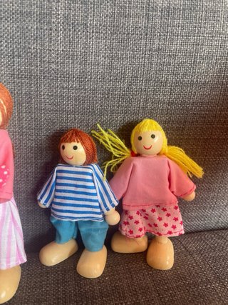 Familia de muñecos para casa de madera
