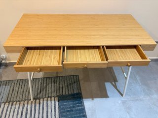 Escritorio LILLÅSEN IKEA Bambú y Metal