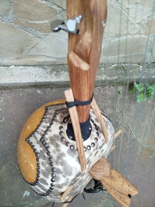 N'goni harpa africana 12 cuerdas