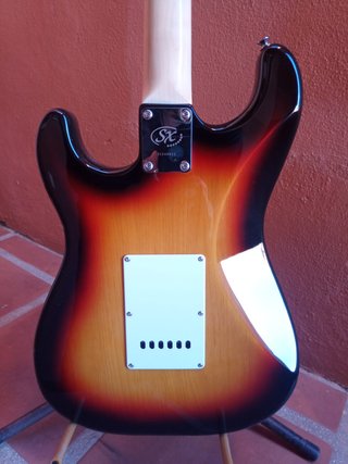 Guitarra SX Stratocaster mejorada. Nueva
