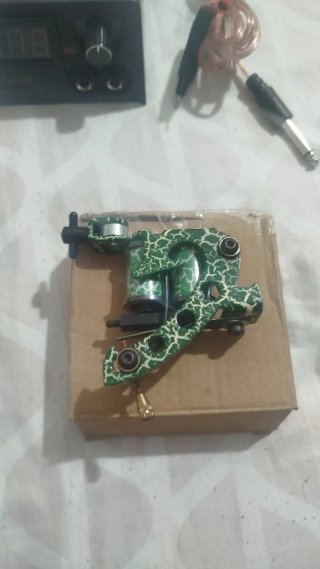 Se venden maquinas de tatuar  por no usar