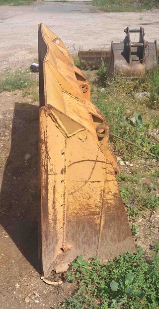 Pala tipo bulldozer 2,40 metros retro excavadora.