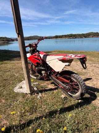 Beta RRT Enduro/Motocross Roja y Blanca