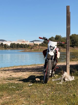 Beta RRT Enduro/Motocross Roja y Blanca
