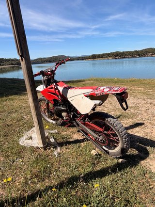 Beta RRT Enduro/Motocross Roja y Blanca