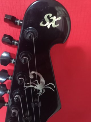 Guitarra SX Scorpion tipo Stratocaster