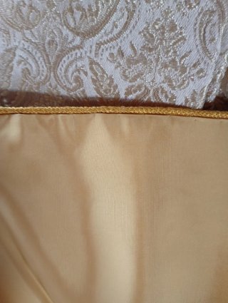Falda de fallera beige y dorada