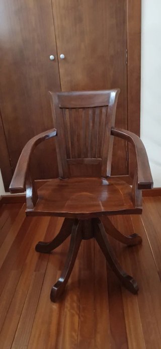 Silla de despacho de madera