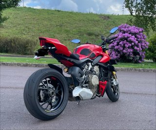 Ducati Streetfighter V4S Roja