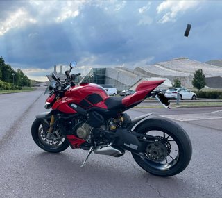 Ducati Streetfighter V4S Roja
