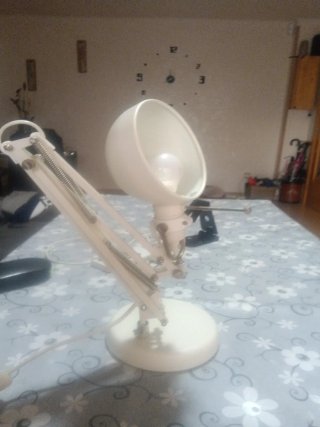 Lámpara de mesa articulada