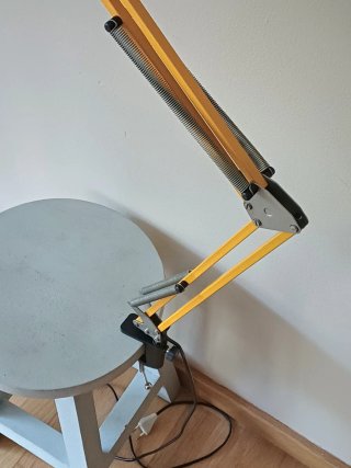 Lámpara flexo vintage amarilla