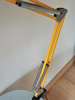 Lámpara flexo vintage amarilla