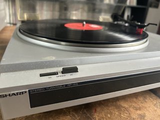 Tocadiscos SHARP RP-155HE