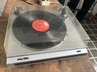 Tocadiscos SHARP RP-155HE