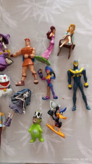 Figuras Disney y Warner Bros