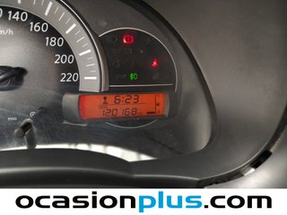 Nissan Micra 1.2G Acenta 59 kW (80 CV)