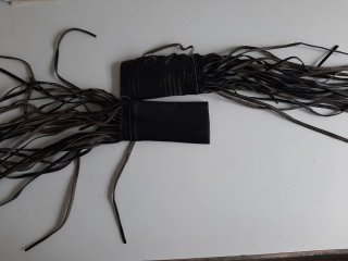 Puños con flecos para moto custom.
