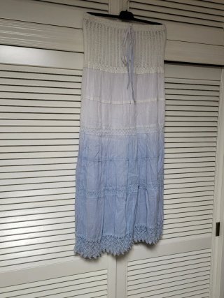 Falda larga boho blanca y azul