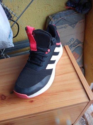 Zapatillas Adidas Negras y Rosas
