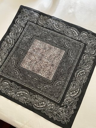Foulard PINKO nero e marrone