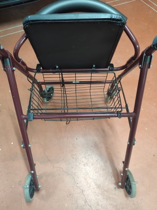 Andador para adultos con asiento