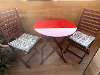 Mesa y 2 Sillas Plegables de madera