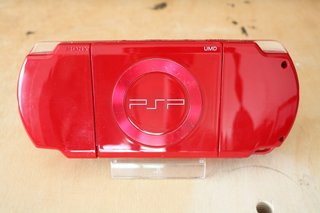 Sony PSP 2000 Deep Red - Value Pack