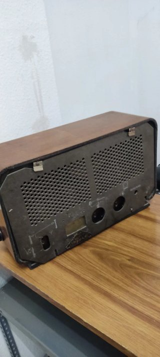 Radio antigua de madera