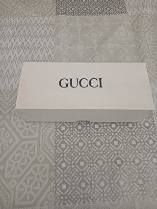 Gafas de Sol Gucci Negras y Doradas Nuevas