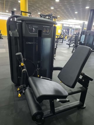Aparato de gimnasio multifunción