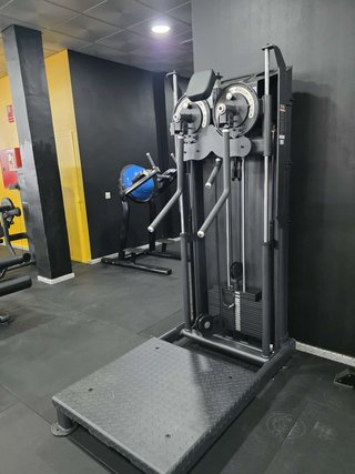 Aparato de gimnasio multifunción