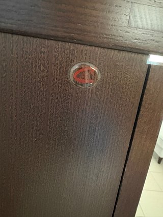 2 Cassettiere ,2 comodini e parete attrezzata