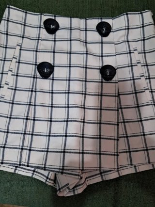 Falda pantalón cuadros blanco y azul