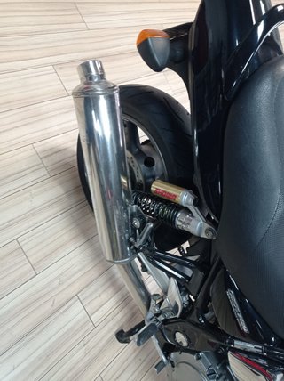 Suzuki GSX 750 Inazuma Negra