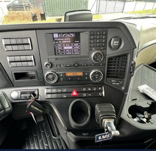 Mercedes Actros 2445