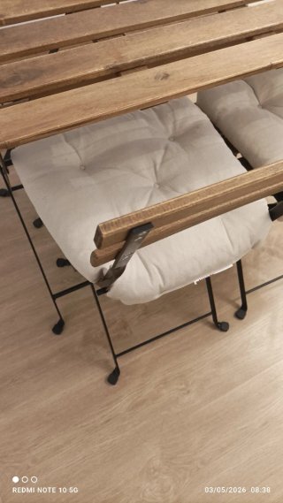 Mesa y 4 Sillas Ikea (Regalo 2 Cojines)