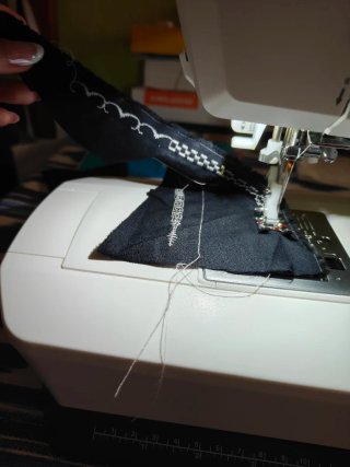 Máquina de coser Husqvarna Viking Onyx 30