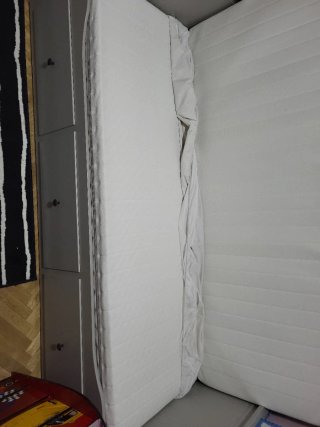Estructura Diván HEMNES Gris IKEA.
