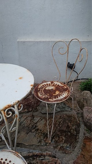 Mesa y 4 sillas de jardín estilo francés
