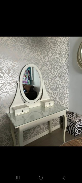 Tocador blanco IKEA con espejo