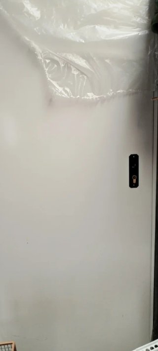 Puerta galvanizada blanca