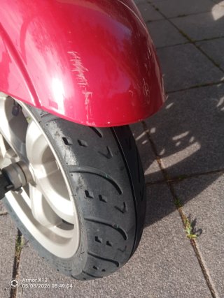 Moto Scooter SYM 125 Roja y Blanca