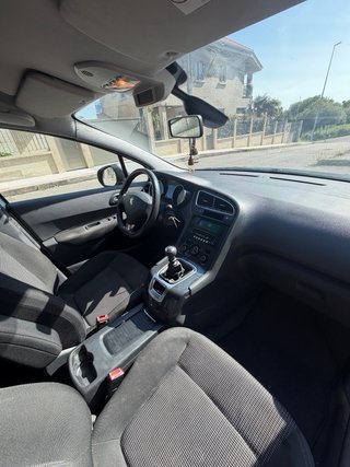 Peugeot 5008 2010