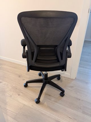 Silla de oficina ergonómica negra