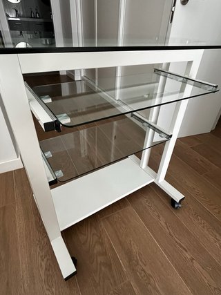 Mesa de ordenador cristal y metal blanca