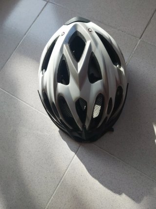 Casco de bicicleta blanco
