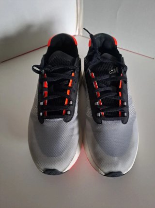 Scarpe running Adidas grigie e arancio